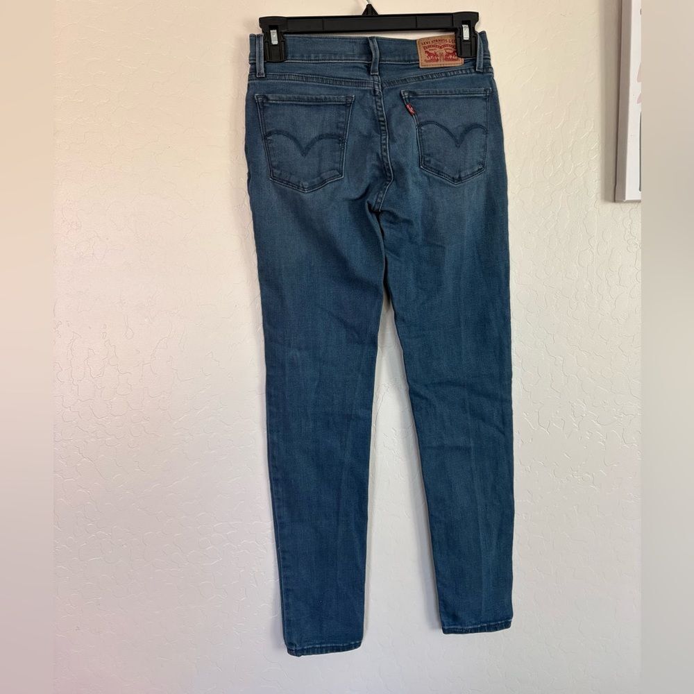Levi’s 710 Mid Rise Medium Wash Super Skinny Jeans size 27 - Picture 4 of 5